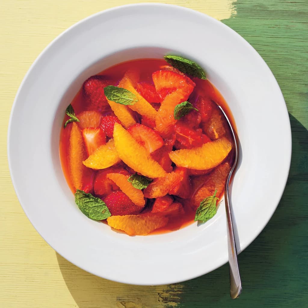 Kylskåpskall fruktsallad med campari