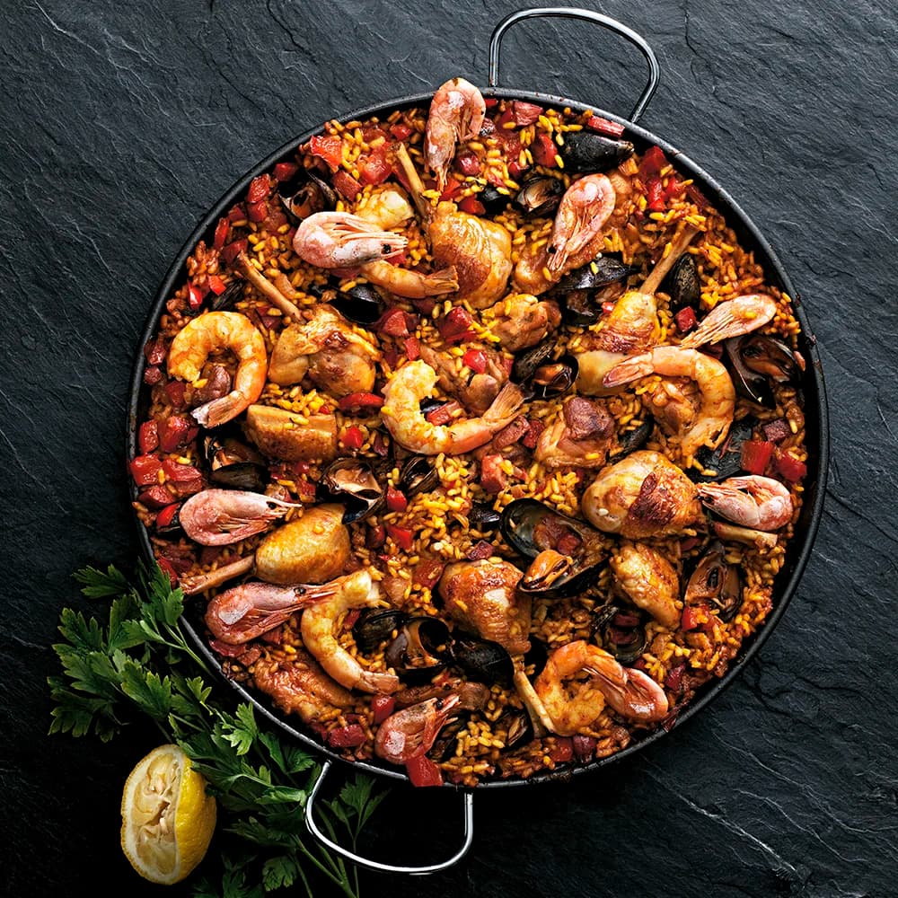 Paella med chorizo och skaldjur