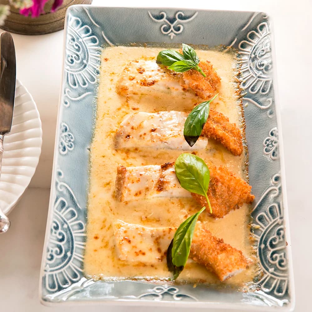 Parmesangratinerad piggvar med friterade piggvarsslag