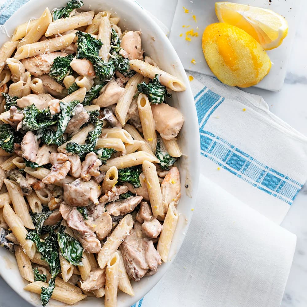 Gräddig penne med grönkål, svamp och citron