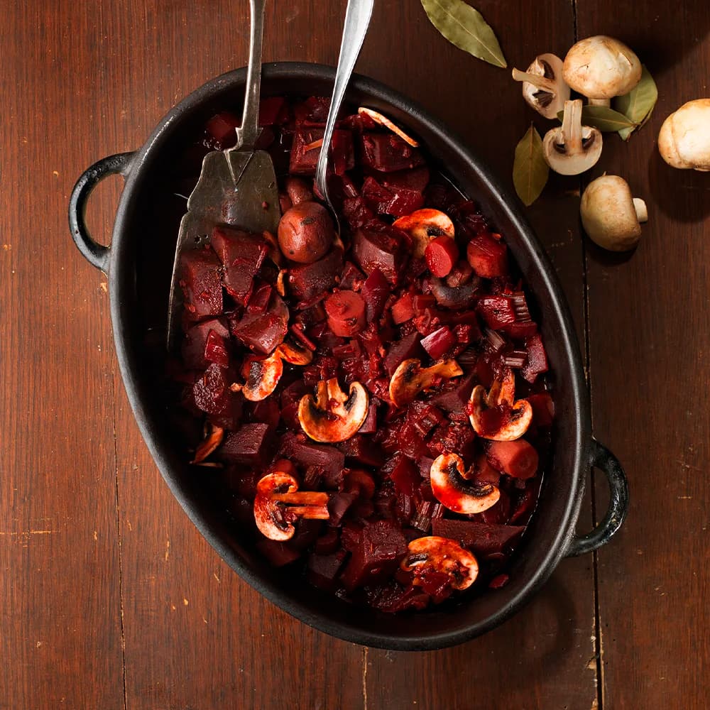 Rödbetsbourguignon med potatispuré