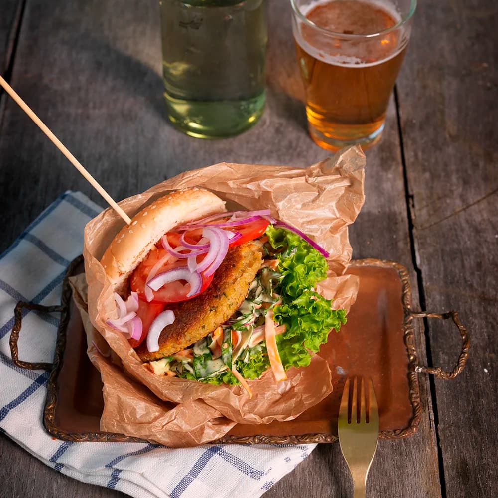 Vegetariska Hamburgare Med Coleslaw