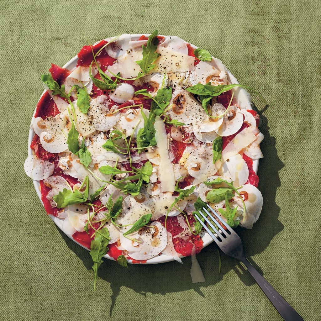 Carpaccio på oxfilé med hyvlad svamp