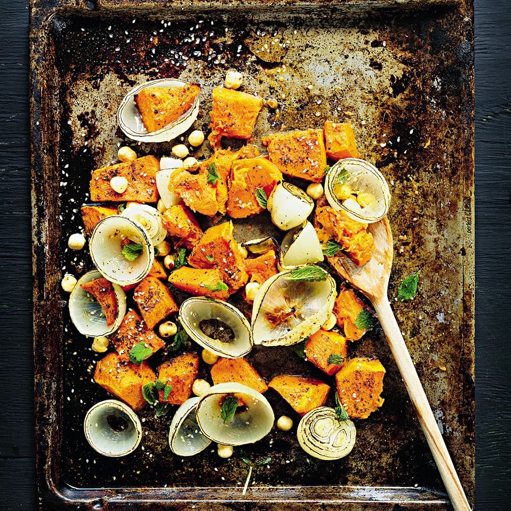 Pumpa med lök, hasselnötter och dukkha