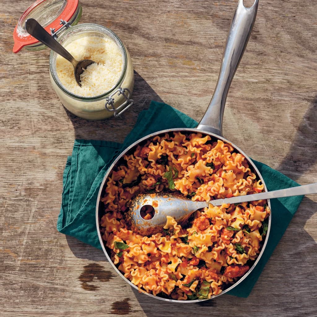 Pasta med tomat och salsiccia