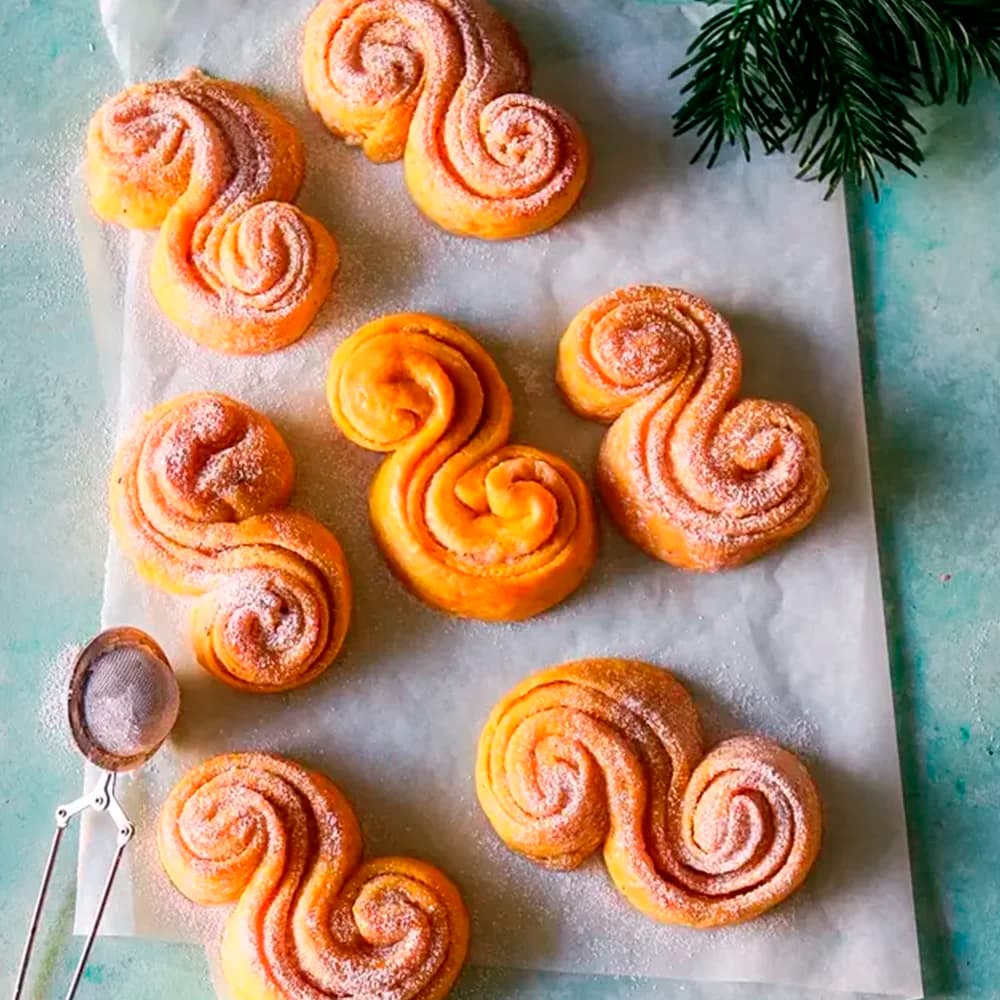 Fyllda lussekatter med vit choklad