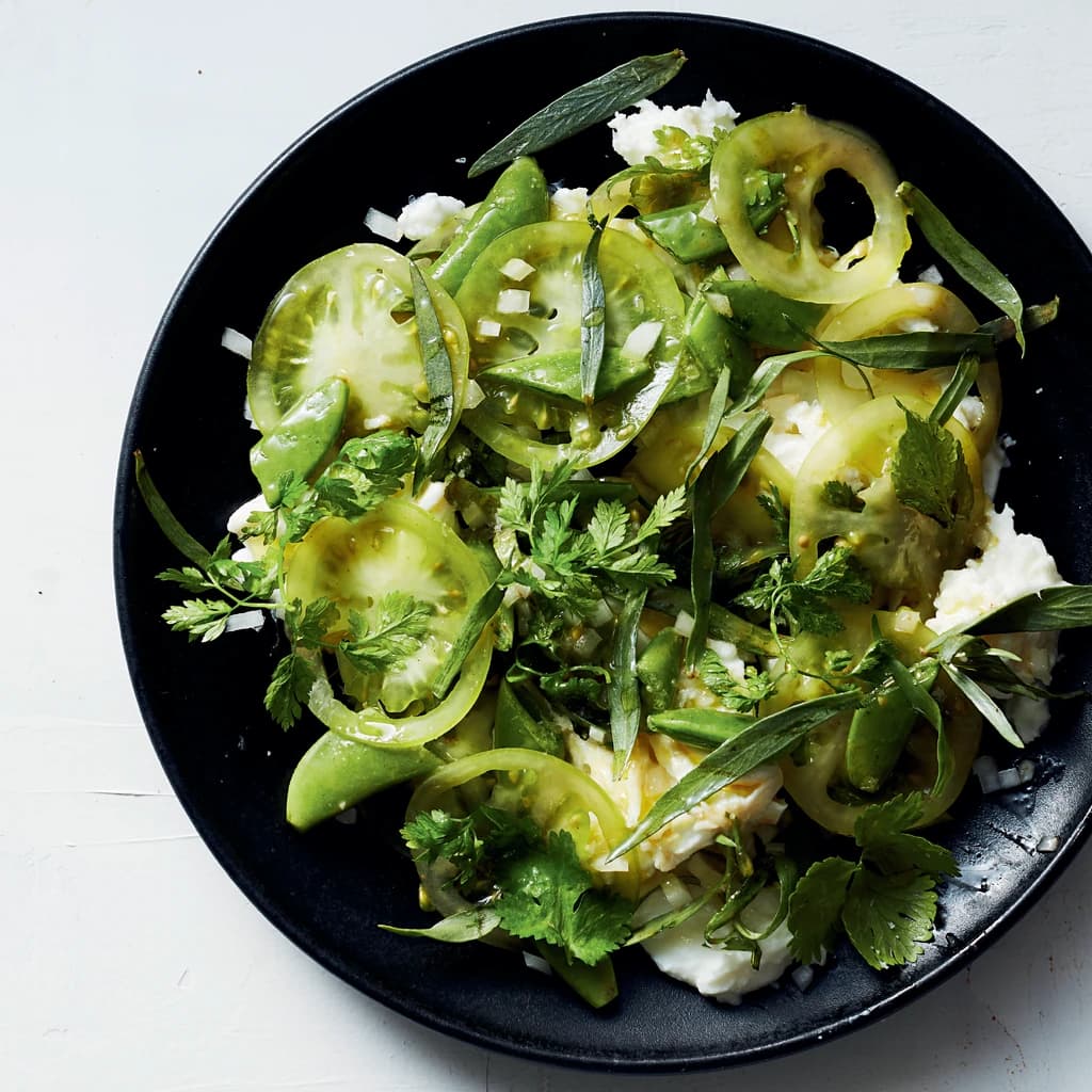 Gröna tomater, sugar snaps och mozzarella