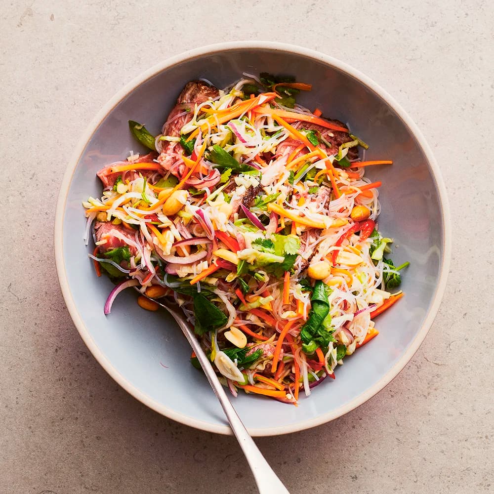 Asiatisk Biffsallad Med Nudlar