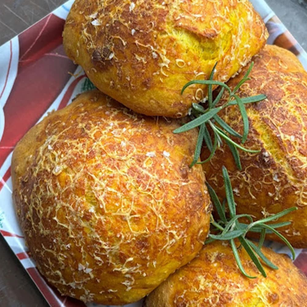 Saffran, parmesan och rosmarin spoon buns
