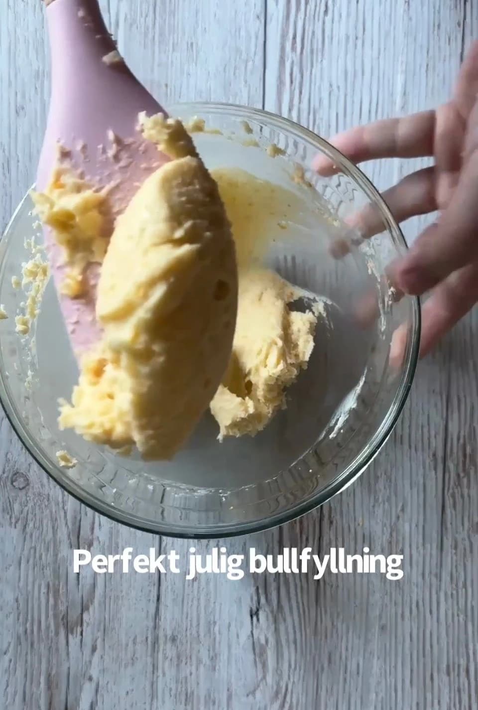 Julig bullfyllning med apelsin och mandelmassa