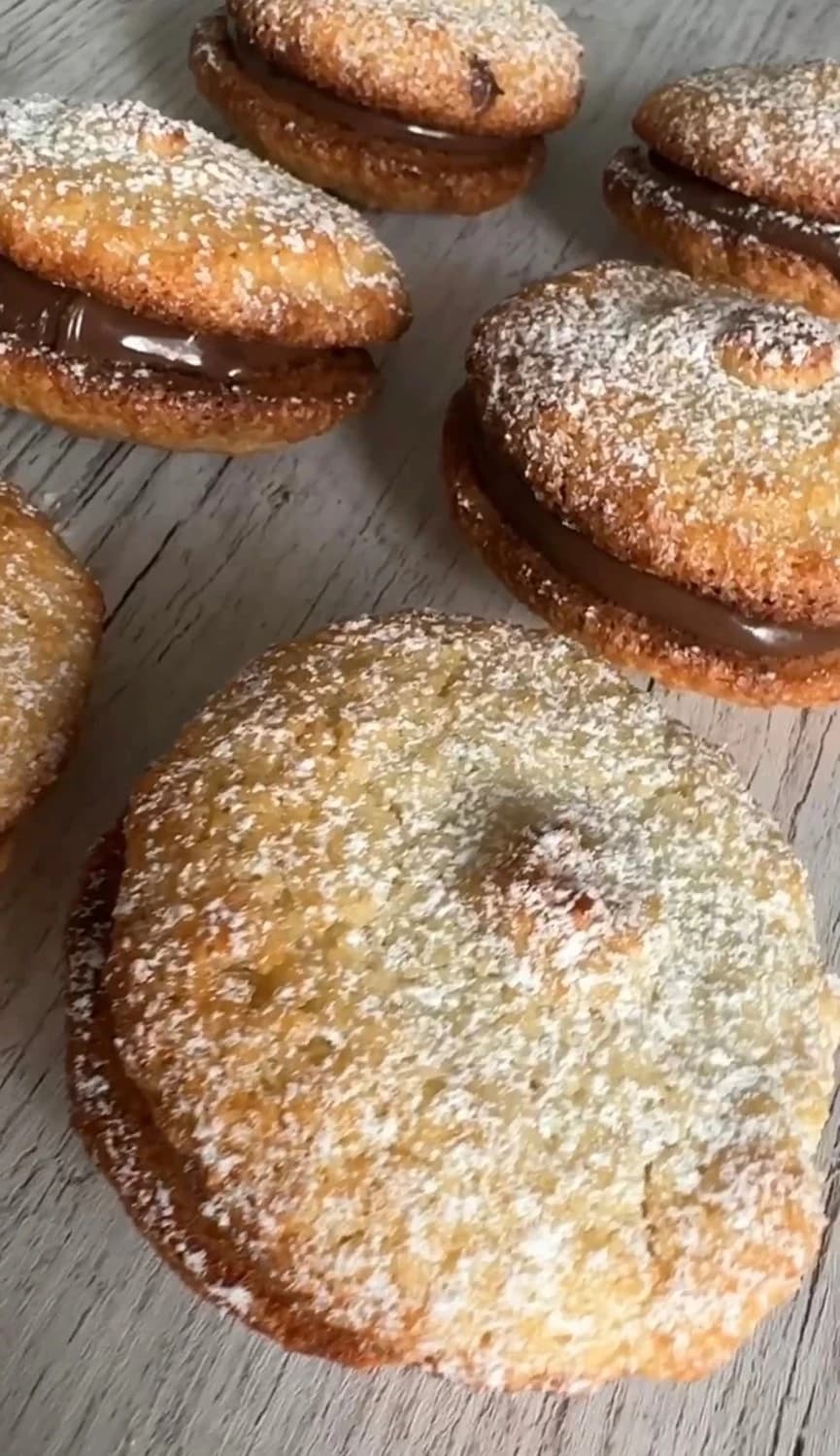 Dubbla mandelbiskvier med nutella