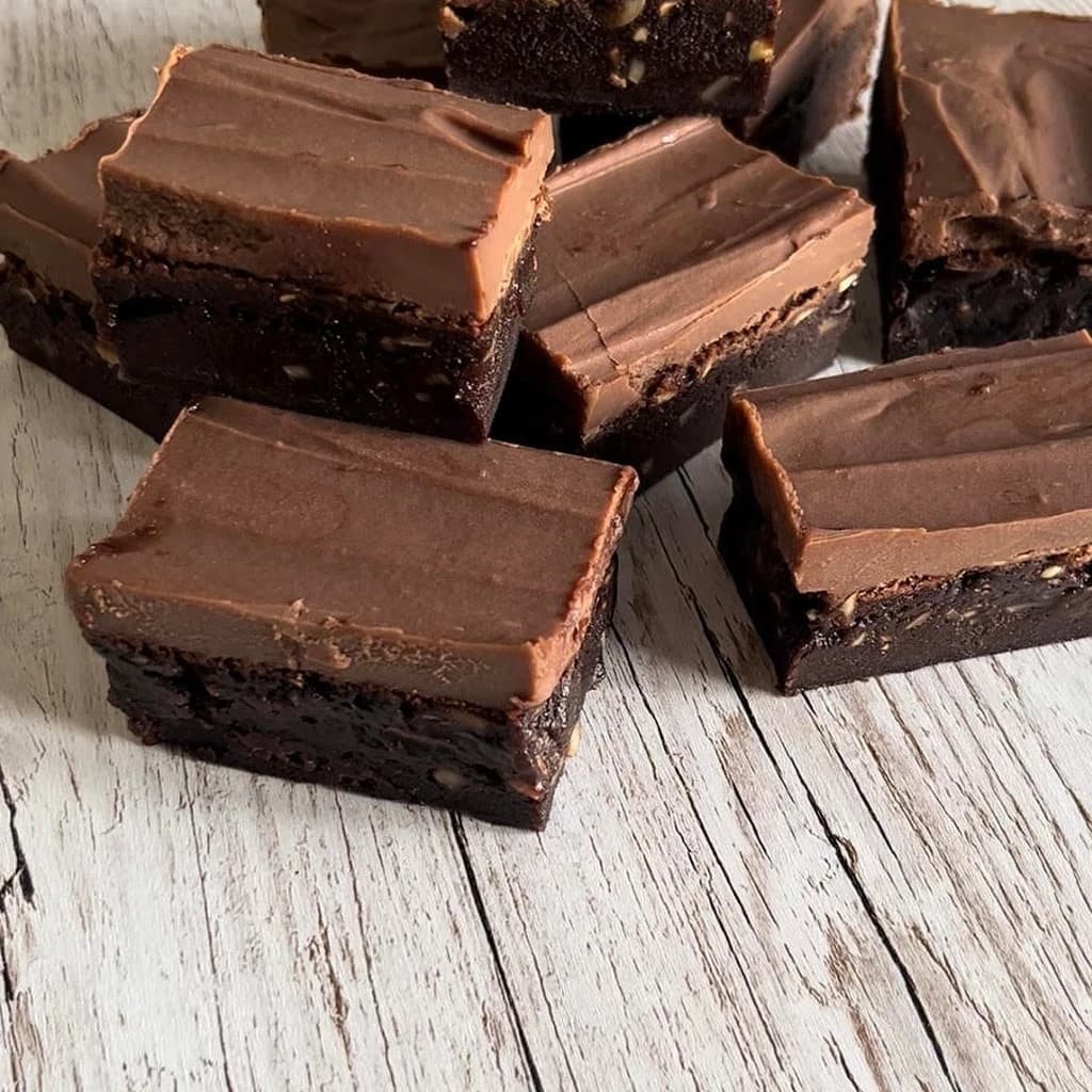 Mandelbrownies med glasyr