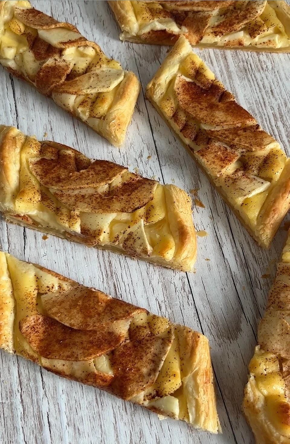 Frasig äppellängd med vaniljkräm