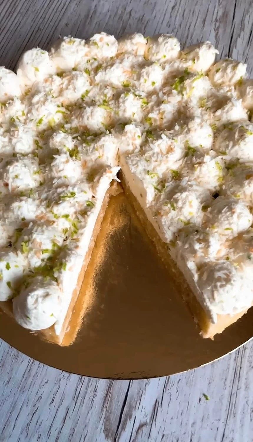 Lime och kokoskladdkaka med mascarponegrädde