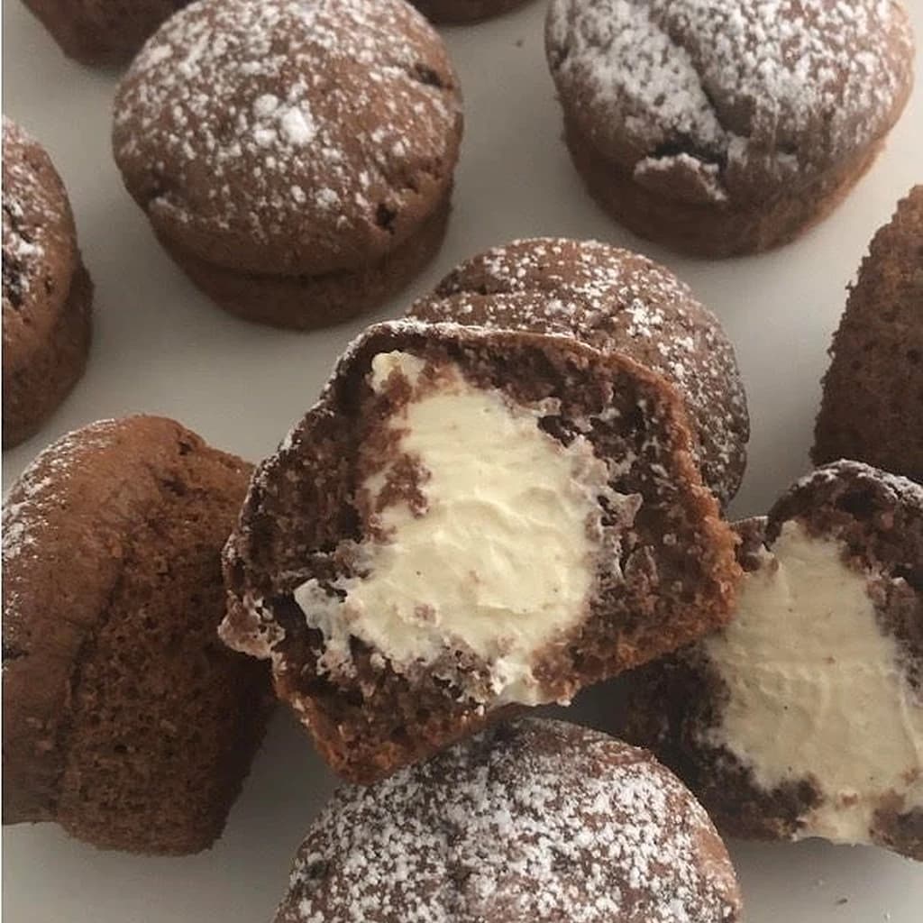 Chokladmuffins med philadelphiagrädde