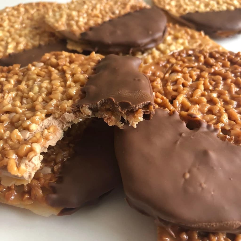 Dubbla mandelflarn med chokladsmörkräm