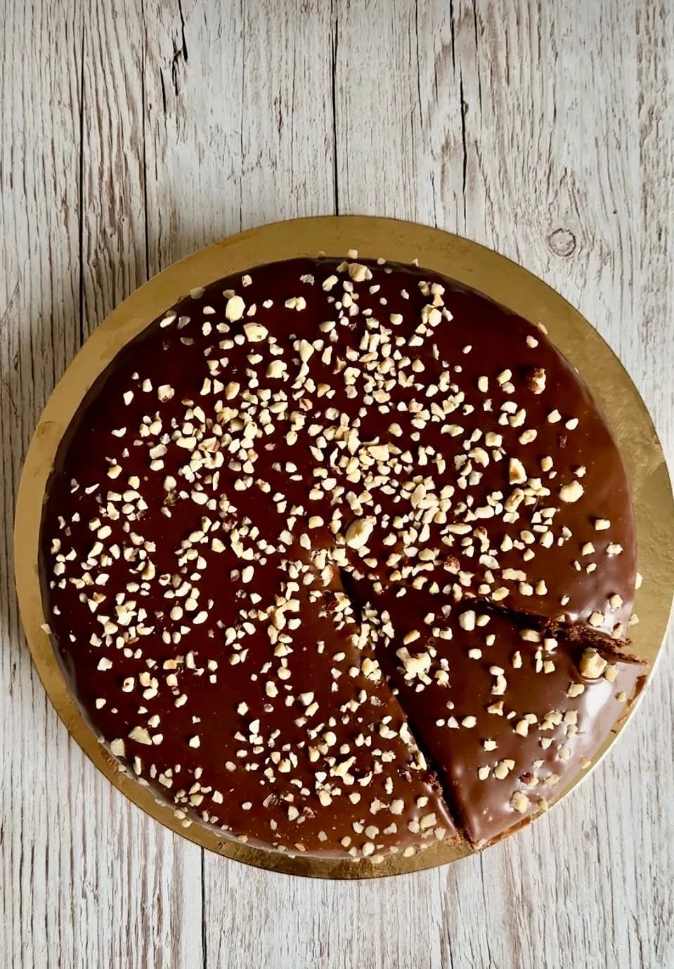 Choklad och hasselnötskaka med ganache