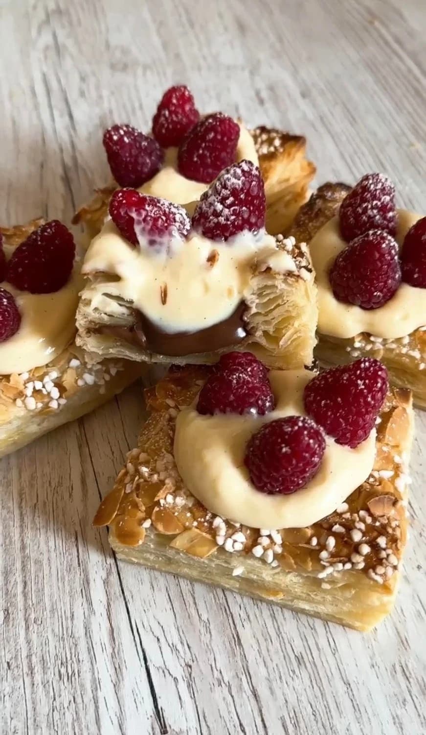 Frasiga bakelser med nutella och vaniljkräm