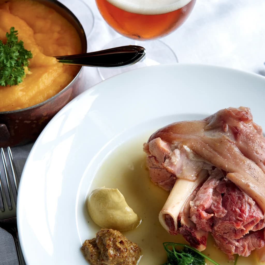 Fläsklägg med rotmos