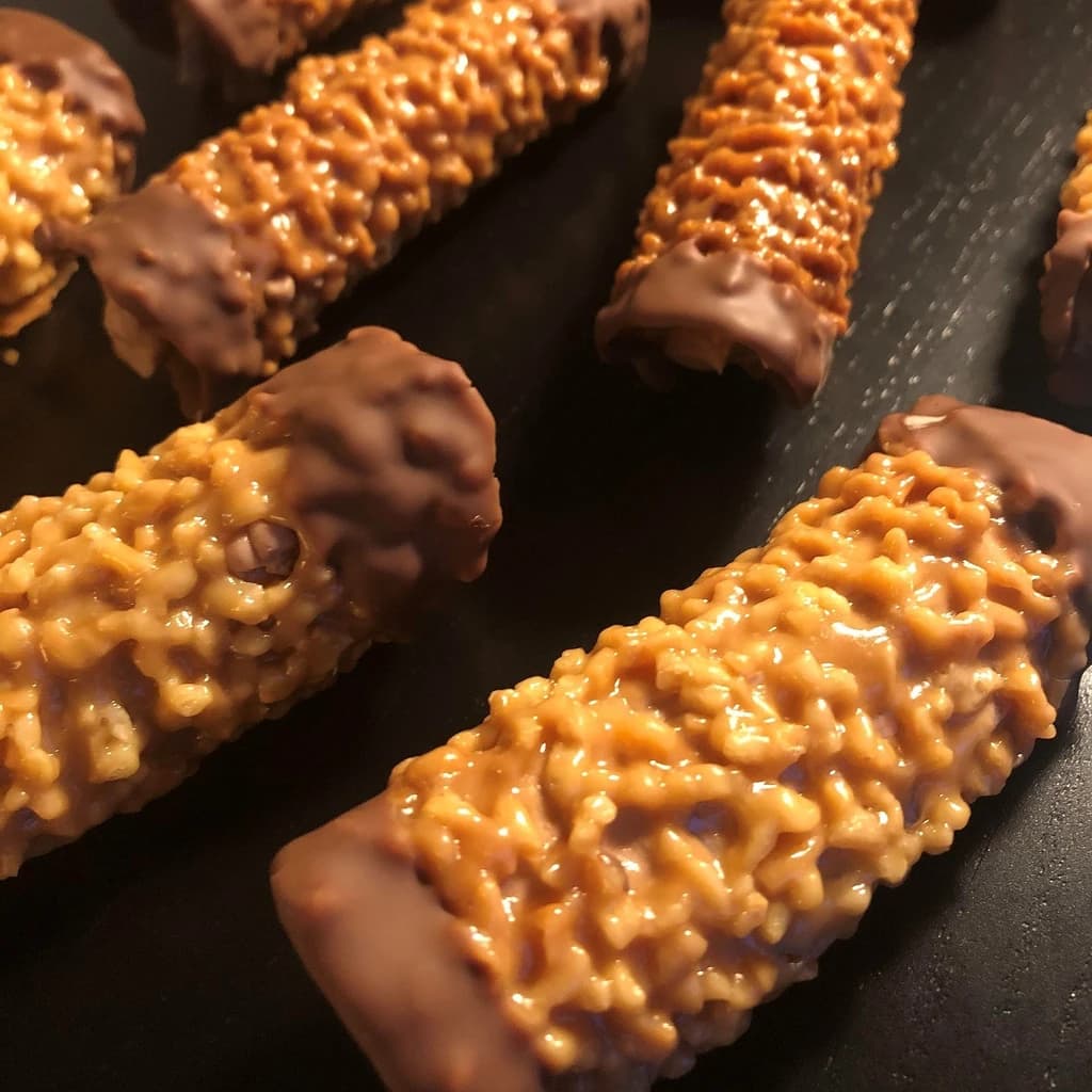 Knäckrullar med nutellagrädde och rostade hasselnötter