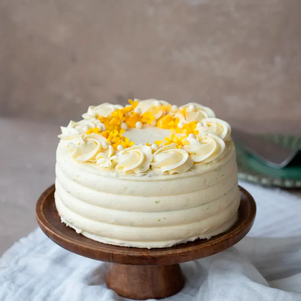 Morotstårta med mango- och limecurd