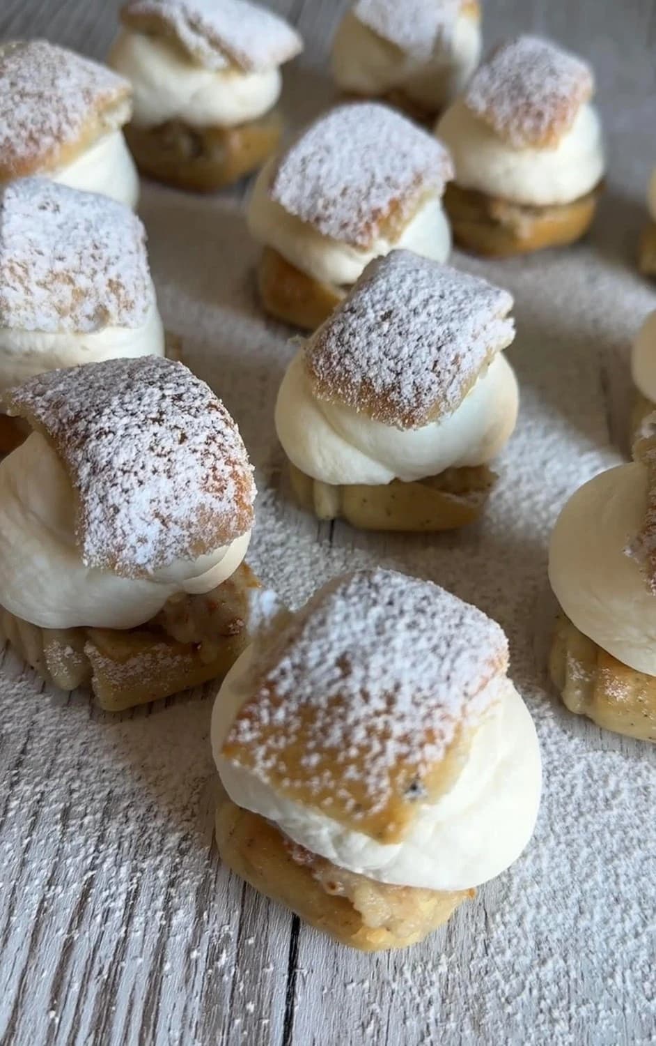 Minisemlor på kardemummagifflar