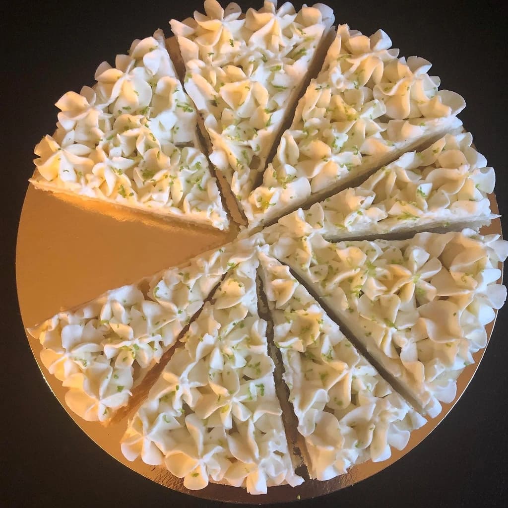 Lime och kokoskladdkaka med philadelphiagrädde