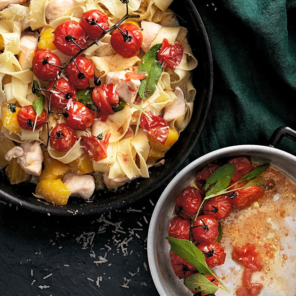 Pappardelle med pumpa, salvia och tomater
