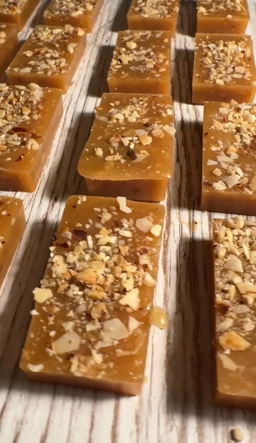 Gräddkolor med hasselnötter