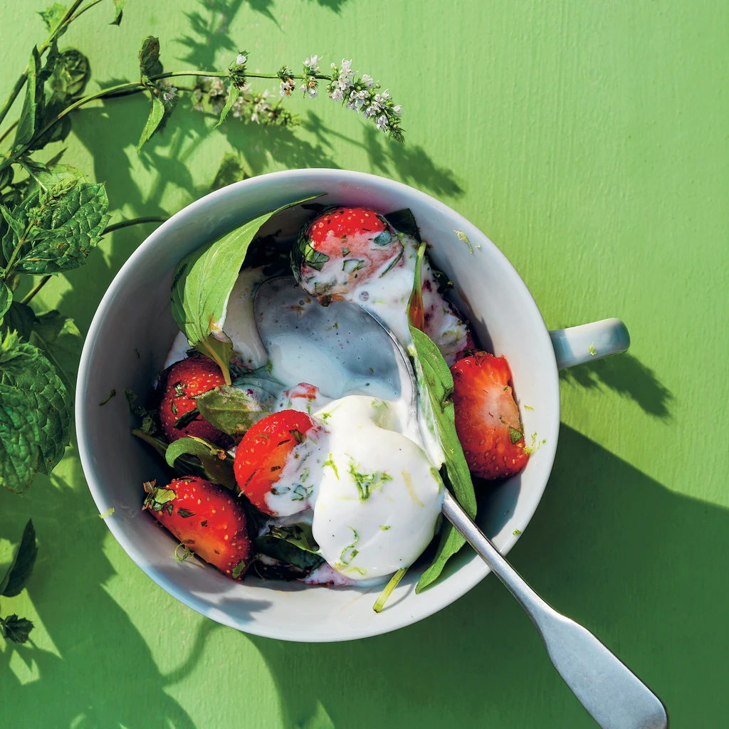 Rörda gubbar med lime, thaibasilika och farinsocker by Mathias Dahlgren