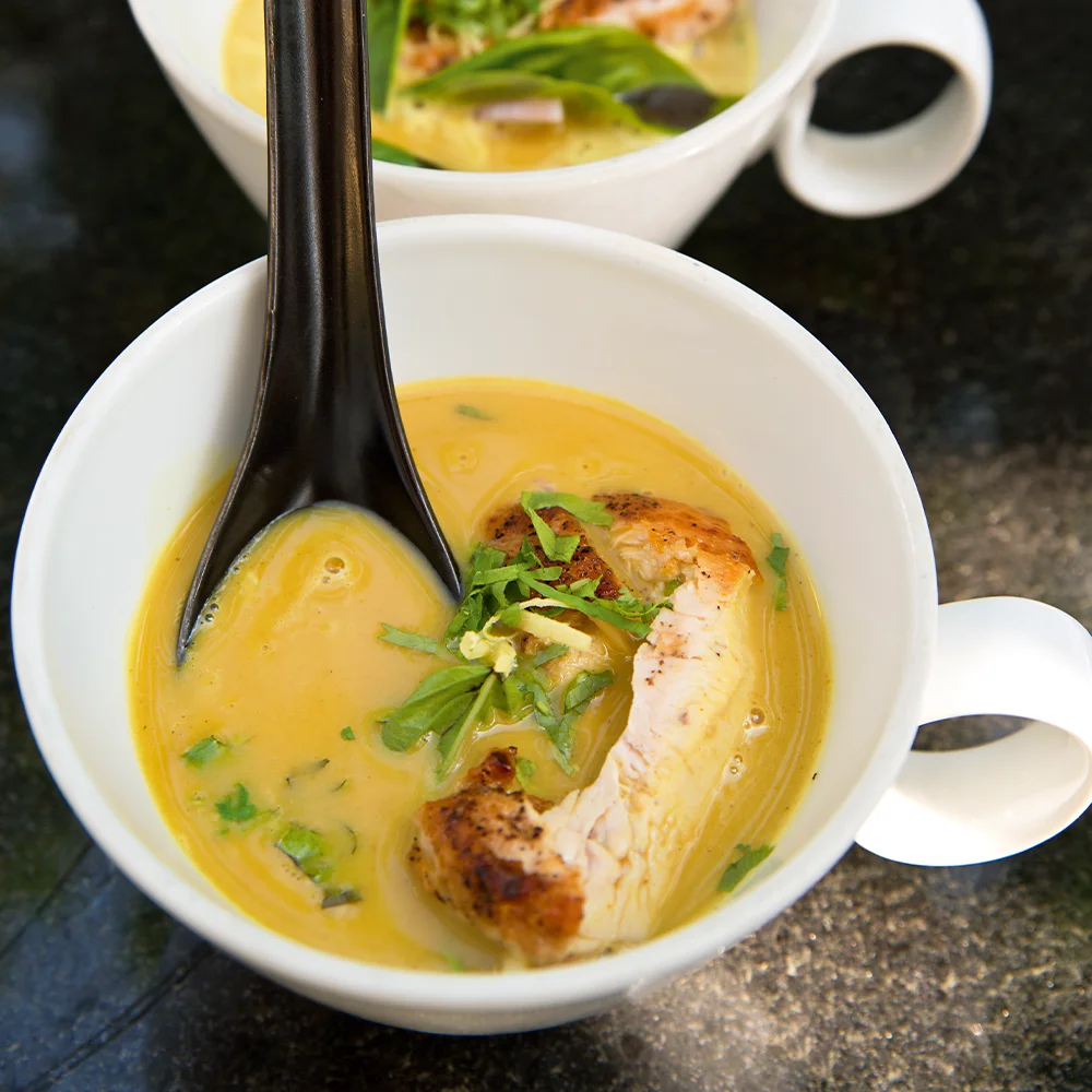 Ramen med kycklingbuljong och grön curry by Sebastian Mannerström