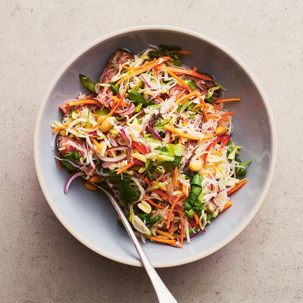 Asiatisk Biffsallad Med Nudlar