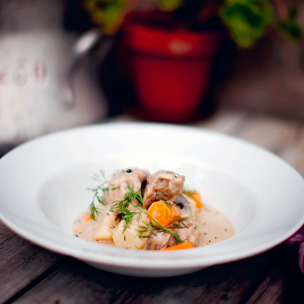Dillkött med kokt potatis by Tareq Taylor