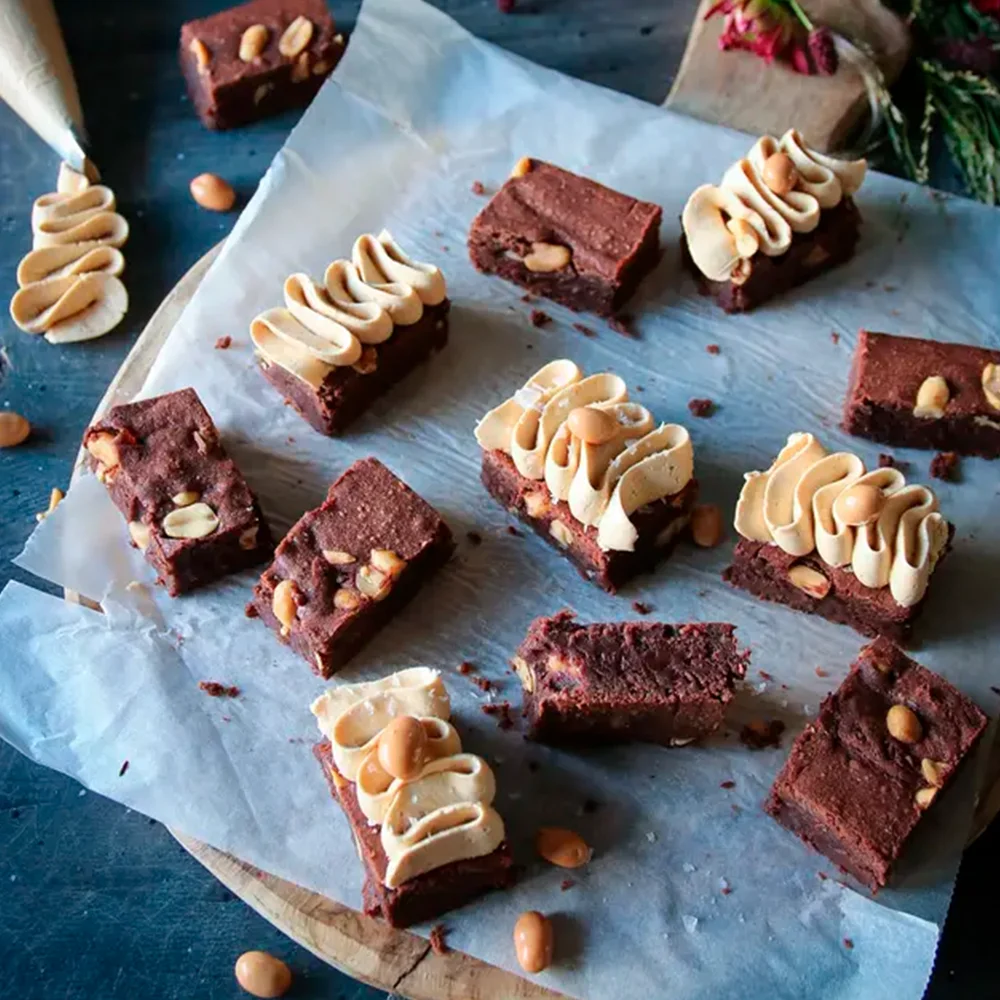 Brownies med nötter och saltkaramellkräm by Simona Muntean